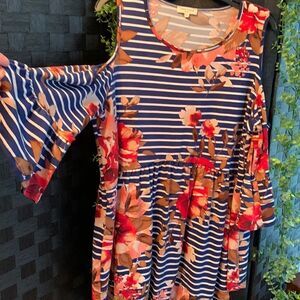 Sweet lovely by Jan size 1XL navy stripe/floral cold shoulder tunic top NWOT